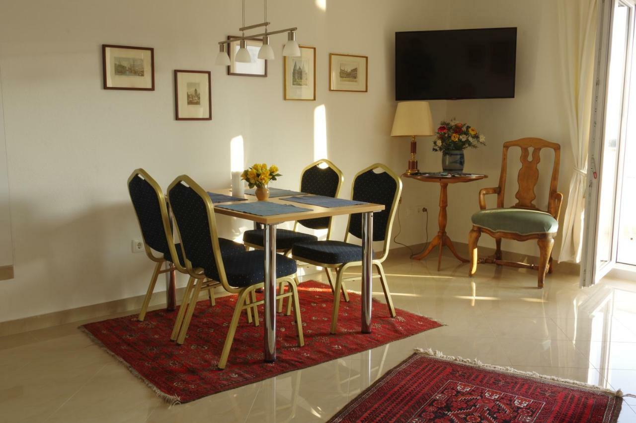 Open Hus Apartment Krvavica Luaran gambar