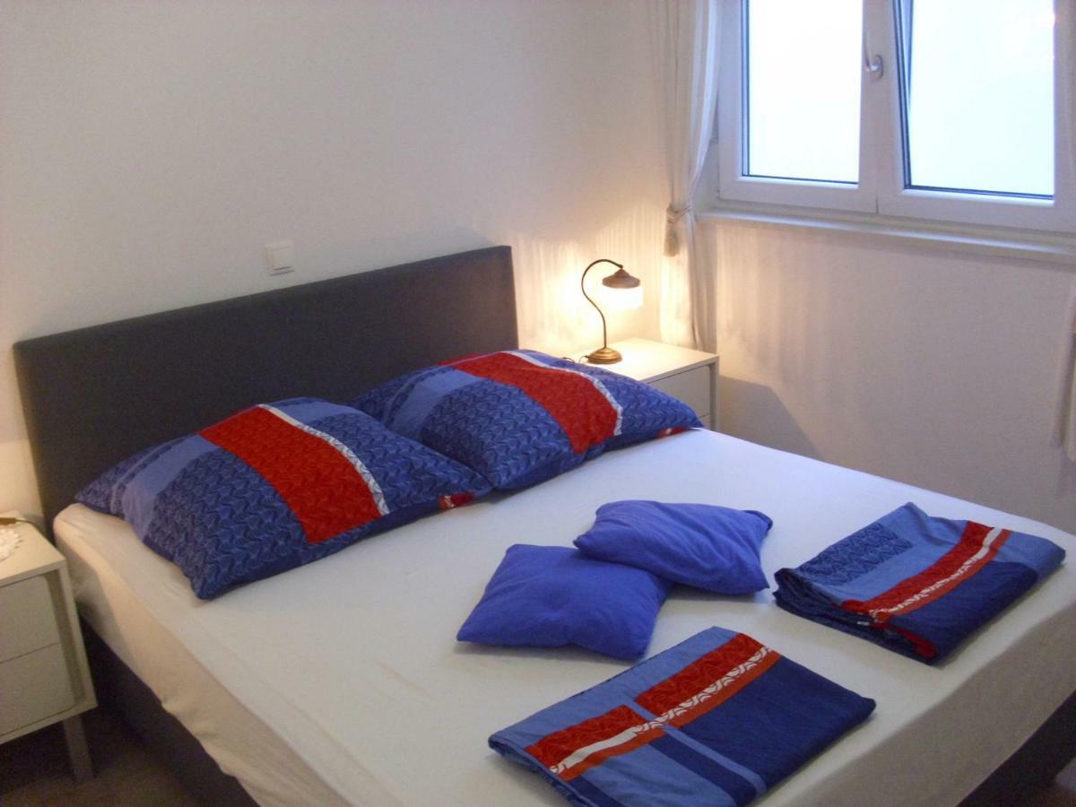 Open Hus Apartment Krvavica Luaran gambar