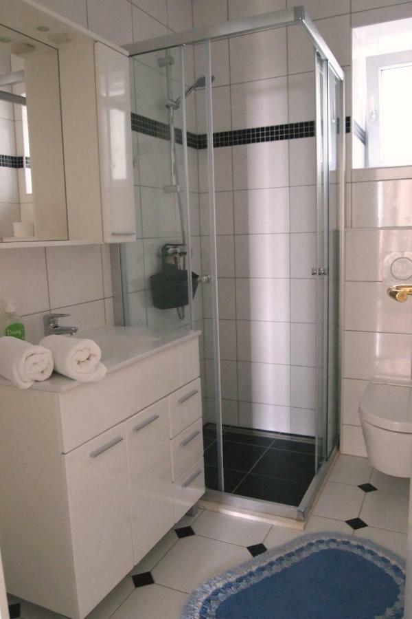 Open Hus Apartment Krvavica Luaran gambar